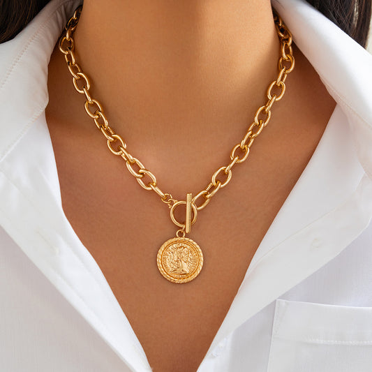 Elegant Medallion Necklace